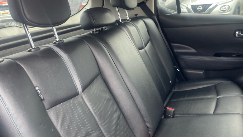 Nissan LEAF 110kW Tekna 39kWh 5dr Auto Electric Hatchback